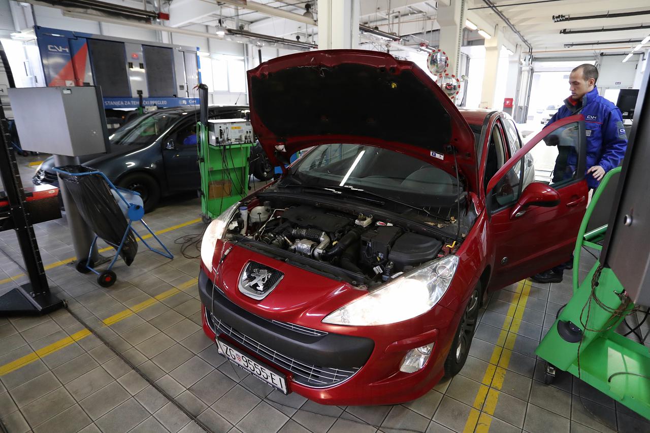 Zagreb: Registracija automobila u stanici za tehni?ki pregled