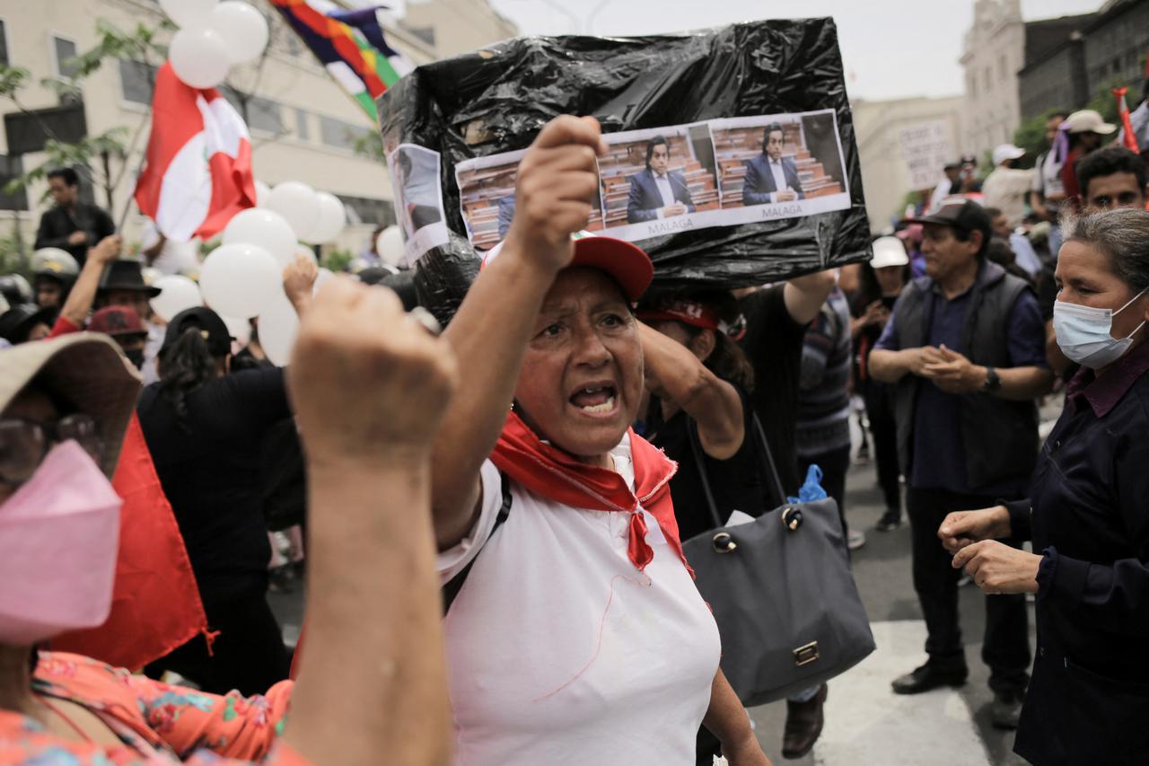 Peru proživljava dramu: Opozvan predsjednik Castillo