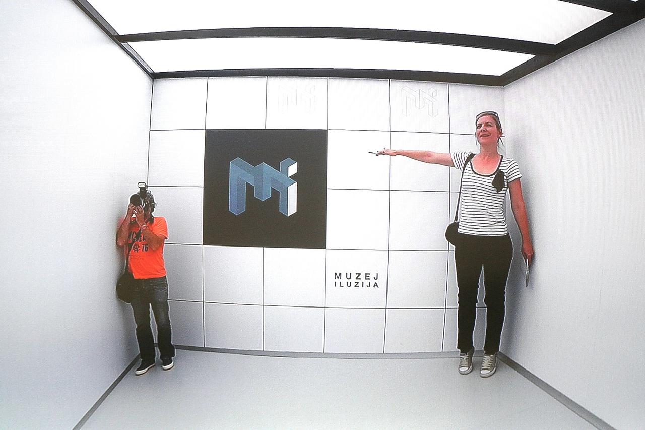 25.06.2015., Zagreb - Interaktivni Muzej iluzija privukao velik broj posjetitelja koji su se zabavili. Photo: Zarko Basic/PIXSELL