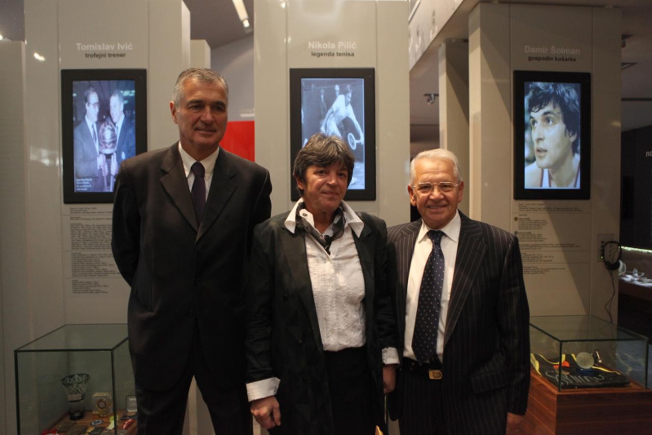 'Split.Hrvatska.12.12.2009. Svecanost u kuci slavnih splitskog sporta.Cetri nova clana usla su u kucu,Nikola Pilic (odsutan,primio umjeto njega priznanje trener Zoran Ervegovic),Damir Sy\\u0308olman (