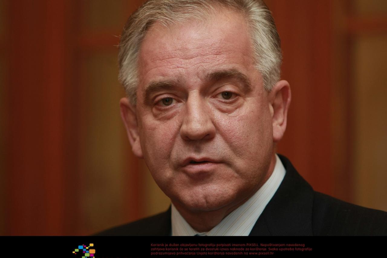 \'18.11.2010., Hrvatski sabor, Zagreb - Konferencija za medije bivseg premijera Ive Sanadera. Photo: Sanjin Strukic/PIXSELL\'