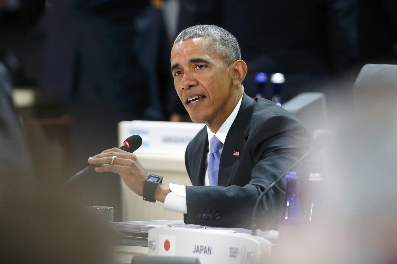 U.S. President Barack Obama opens the first opening plenary session as world leaders gather at the Nuclear Security Summit in Washington  April 1, 2016. REUTERS/Jim Bourg