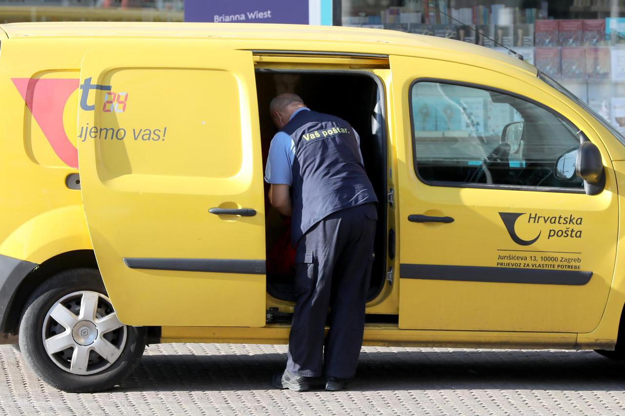 Dostavljač Hrvatske pošte