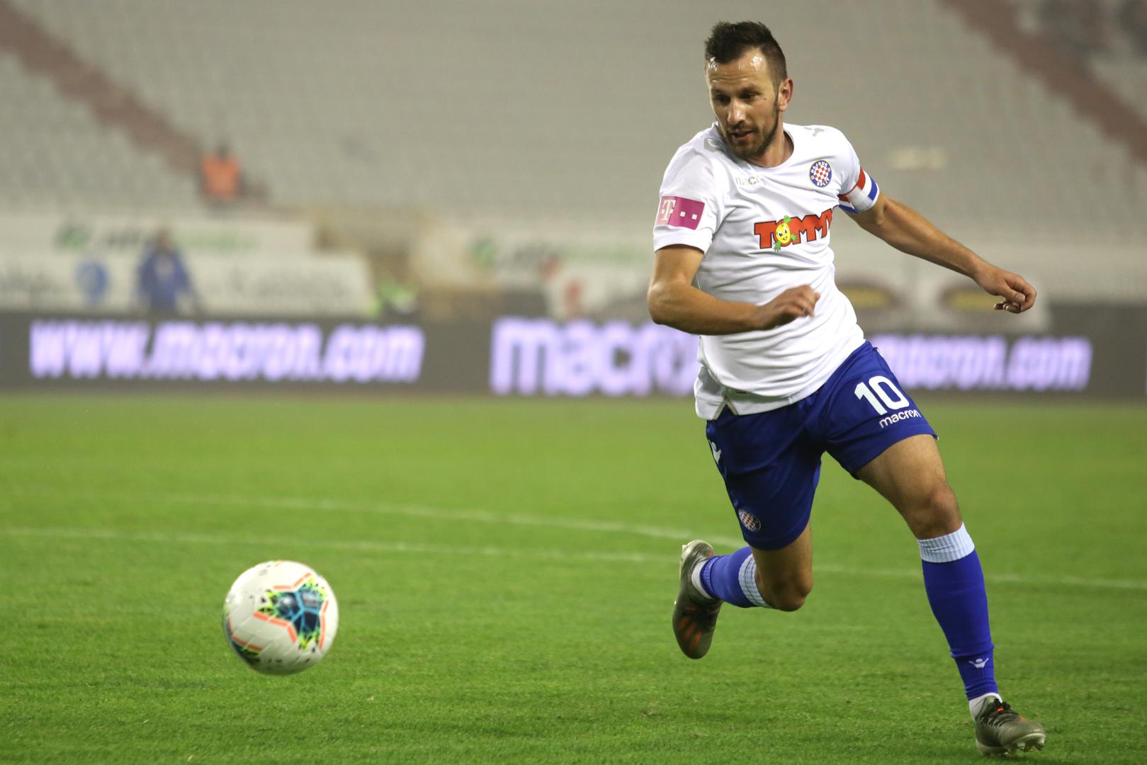 Dodajmo kako je najteži poraz u povijesti Hajduku nanijela Crvena Zvezda. Bilo je to u rujnu 1958. u prvenstvu Jugoslavije kada su crveno-bijeli u Beogradu slavili sa 7:0.