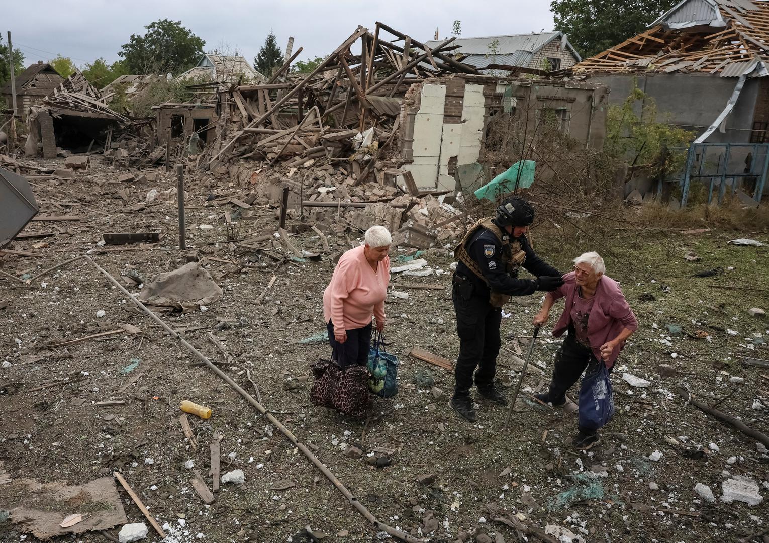 Vatrogasci su ujedno lokalizirali požar koji je zahvatio površinu od 500 četvornih metara, a širio se stanovima od prvog do petog kata.