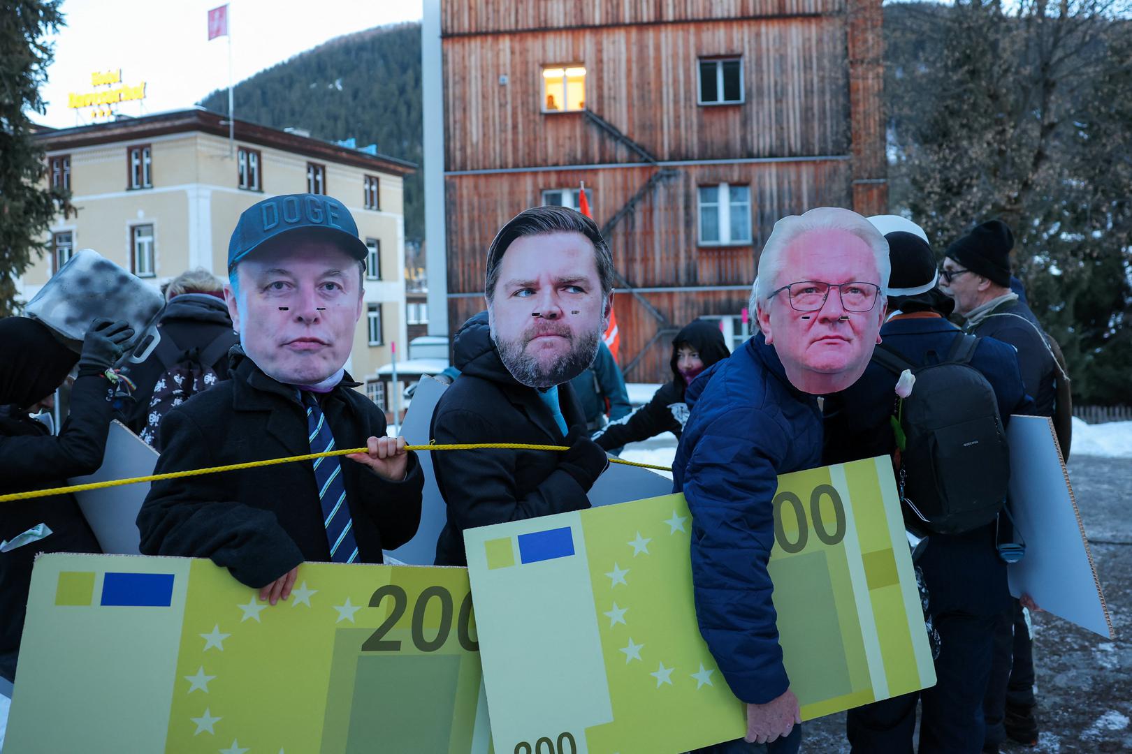 
Poslovni čelnici, uključujući izvršne direktore iz sektora financijskih usluga, kriptovaluta i savjetovanja, pozvani su na prijem nakon Trumpova obraćanja na godišnjem sastanku Svjetskog gospodarskog foruma (WEF), rekli su izvori Reutersu u ponedjeljak. 