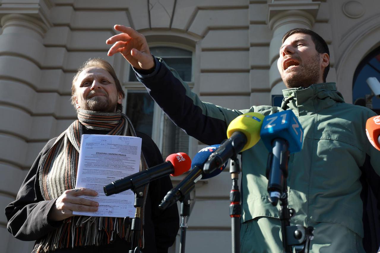 Zagreb: Pernar podnio 4 kaznene prijave zbog posvajanja djece iz Konga