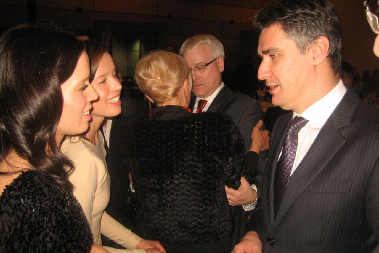 'HOOPremijer_dbr_spo_271211'