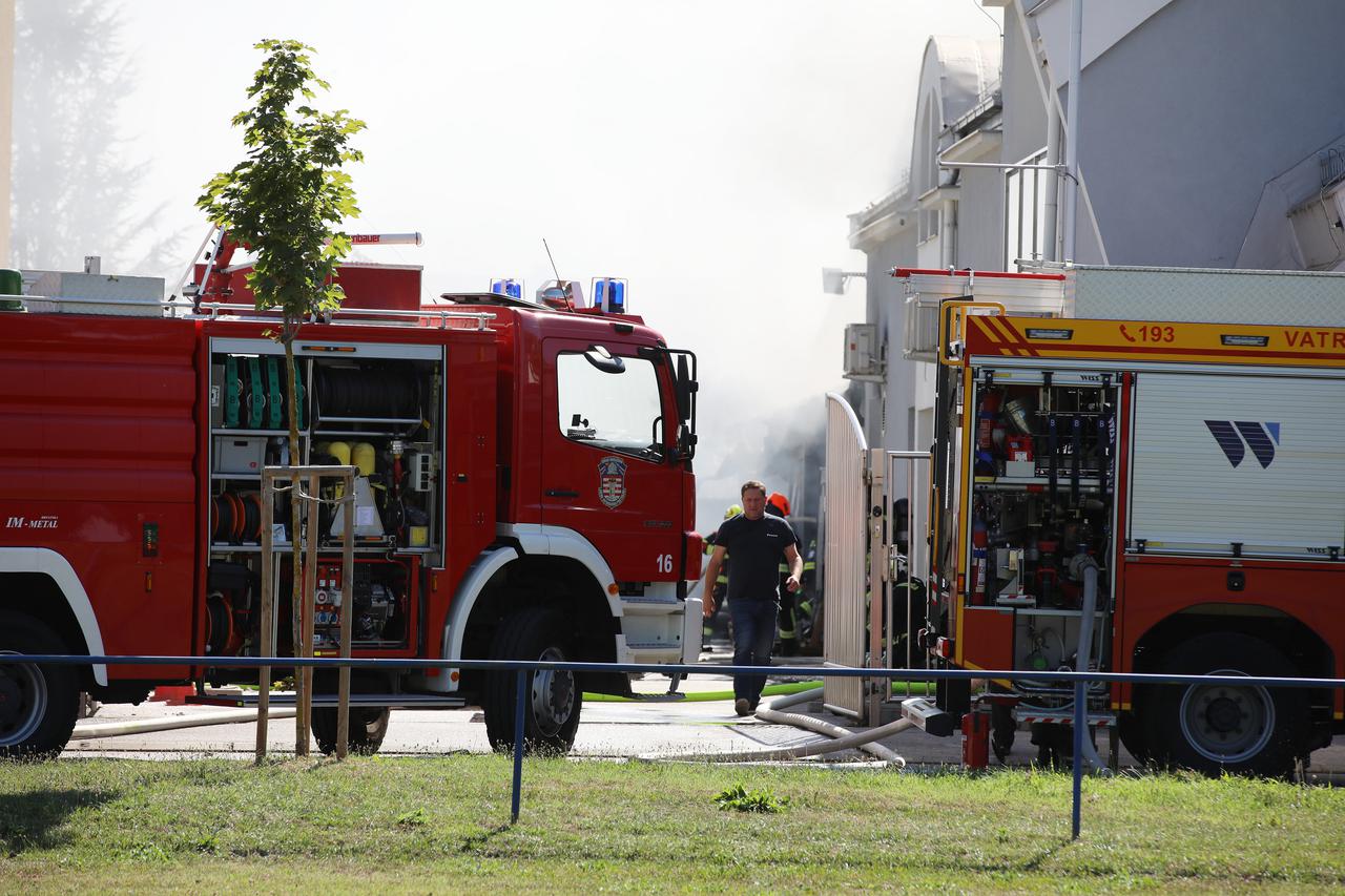 U Varaždinu je izbio požar u skladištu tvrtke Energo-S