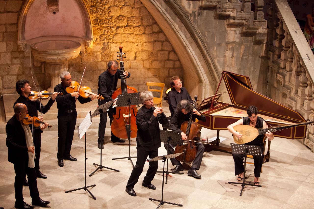 Atrij Knezevog dvora, Dubrovnik - Koncert rane glazbe u izvedbi "Il Giardino Armonico" i Giovannia Antoninia