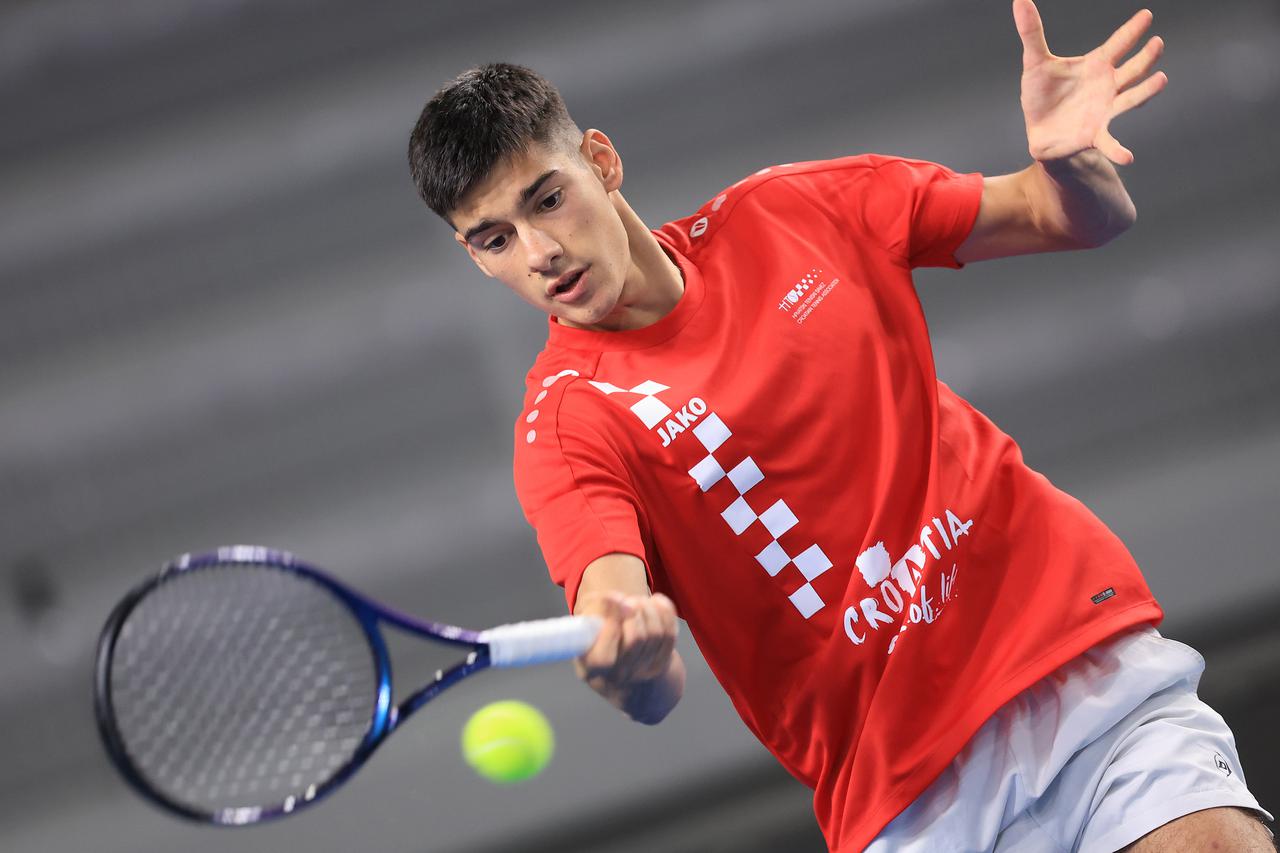 Varaždin: Trening tenisača uoči susreta na Davis Cupu između Hrvatske i Danske