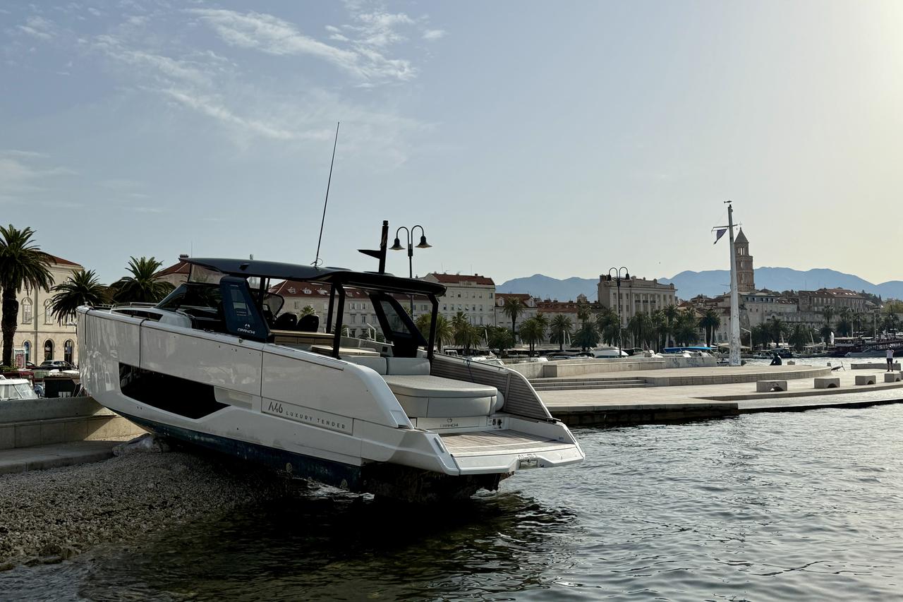 Split: Pomorska nesreća na Matejuški, gliser se nasukao u punoj brzini