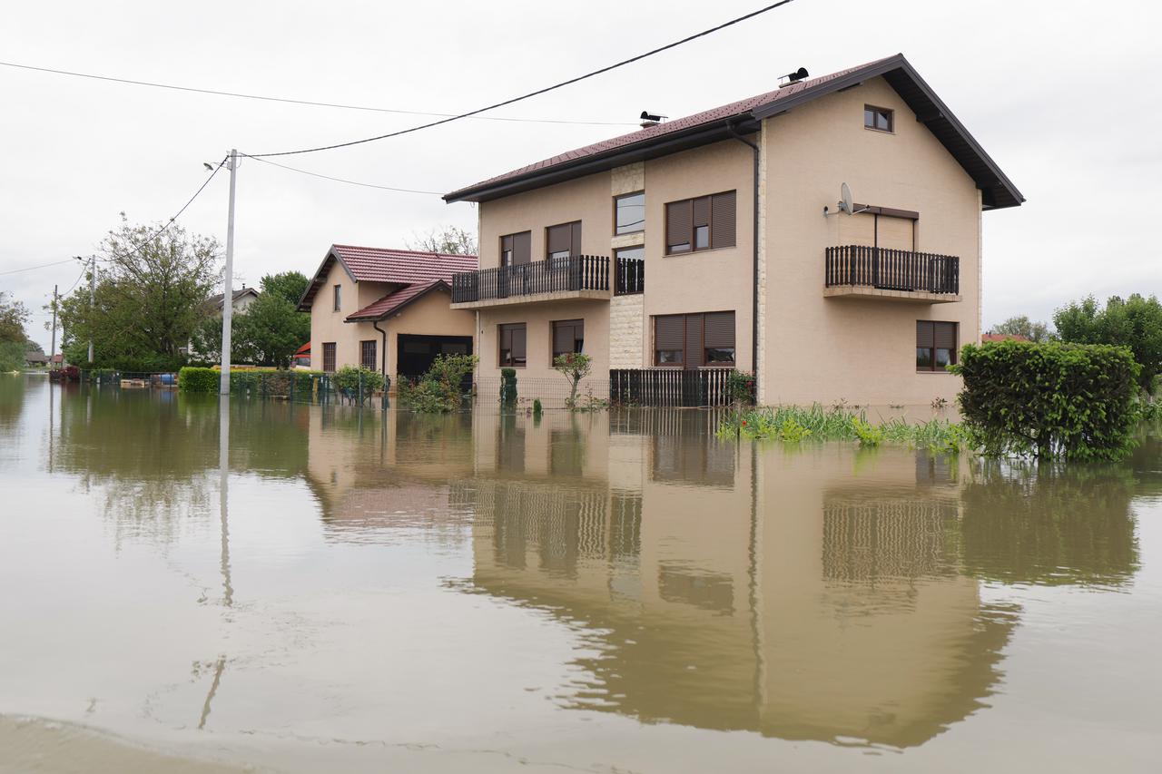 Karlovac: Poplavljeno područje u naselju Selce uz Kupu