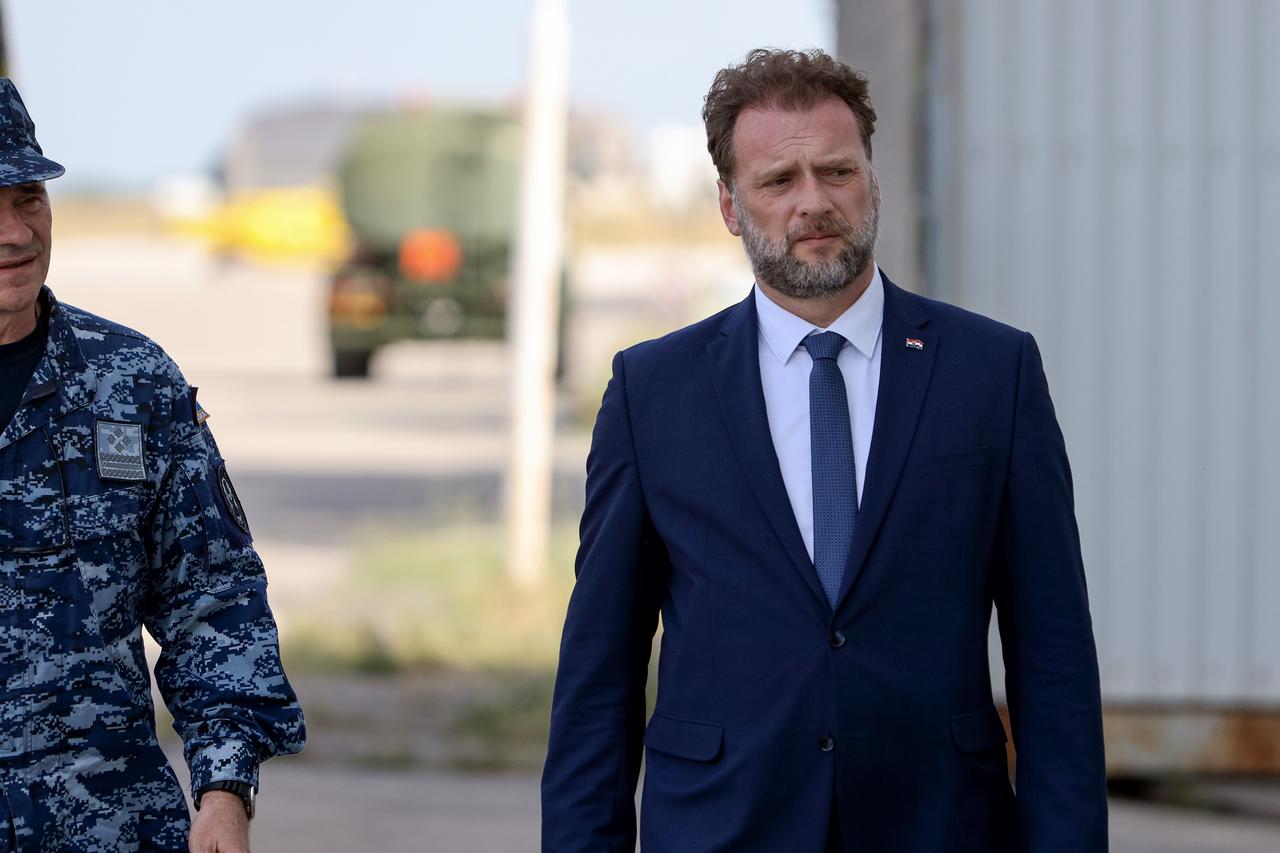 Konferencija za medije održana u Zemuniku povodom pada mađarskog helikoptera