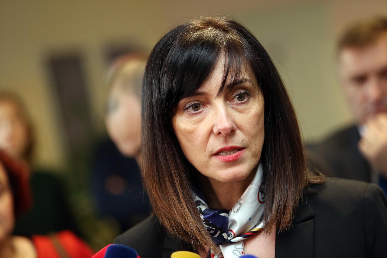 Ministrica Divjak zadovoljna s HAZU-om