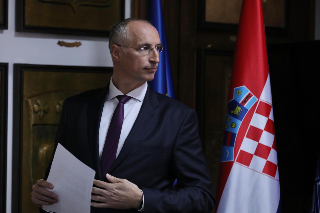 Splitski gradonačelnik Puljak na konferenciji za medije o proračunu