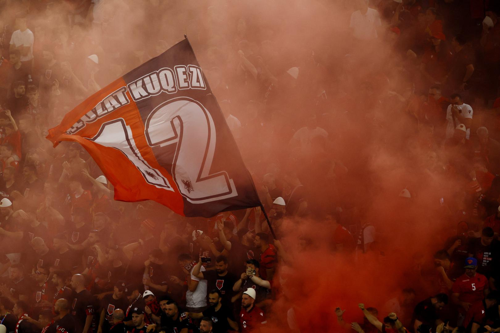 Na četvrtom mjestu, odmah iza Hrvatske, albanski su navijači. Njih 95.000 pratilo je tri utakmice u skupini.