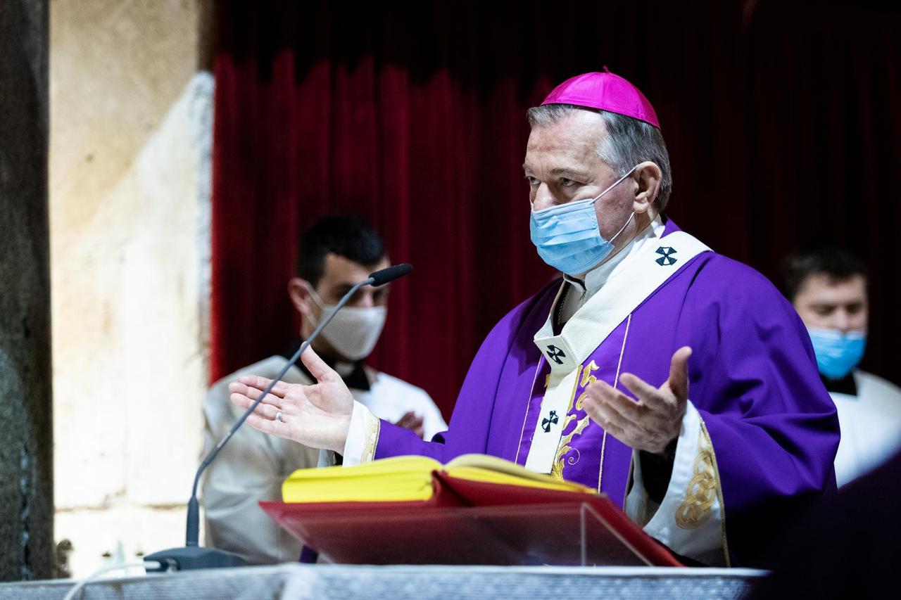 Split: Nadbiskup Marin Barišić predvodio misu na Čistu srijedu