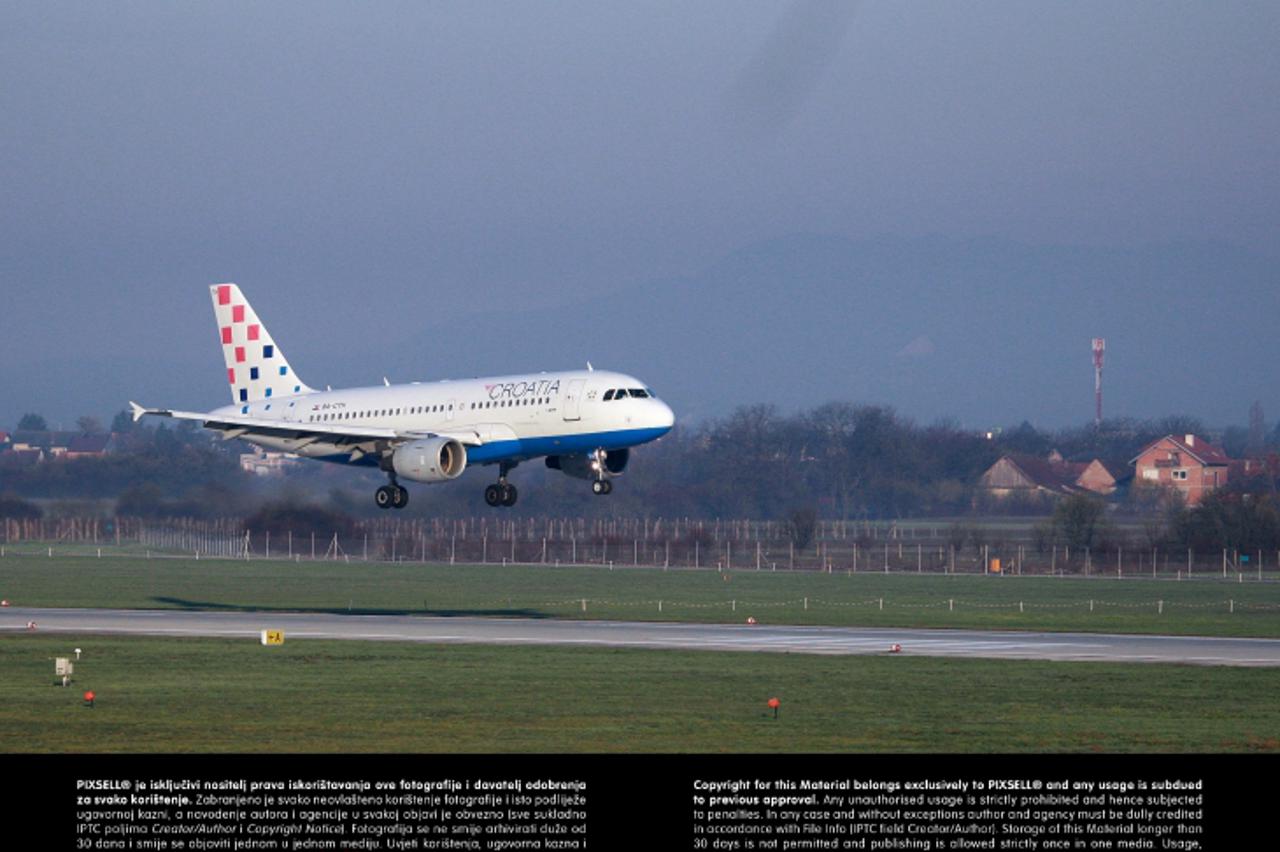 '11.04.2013., Velika Gorica - Slijetanje aviona Croatia Airlinesa u zracnu luku Zagreb. Photo: Borna Filic/PIXSELL'