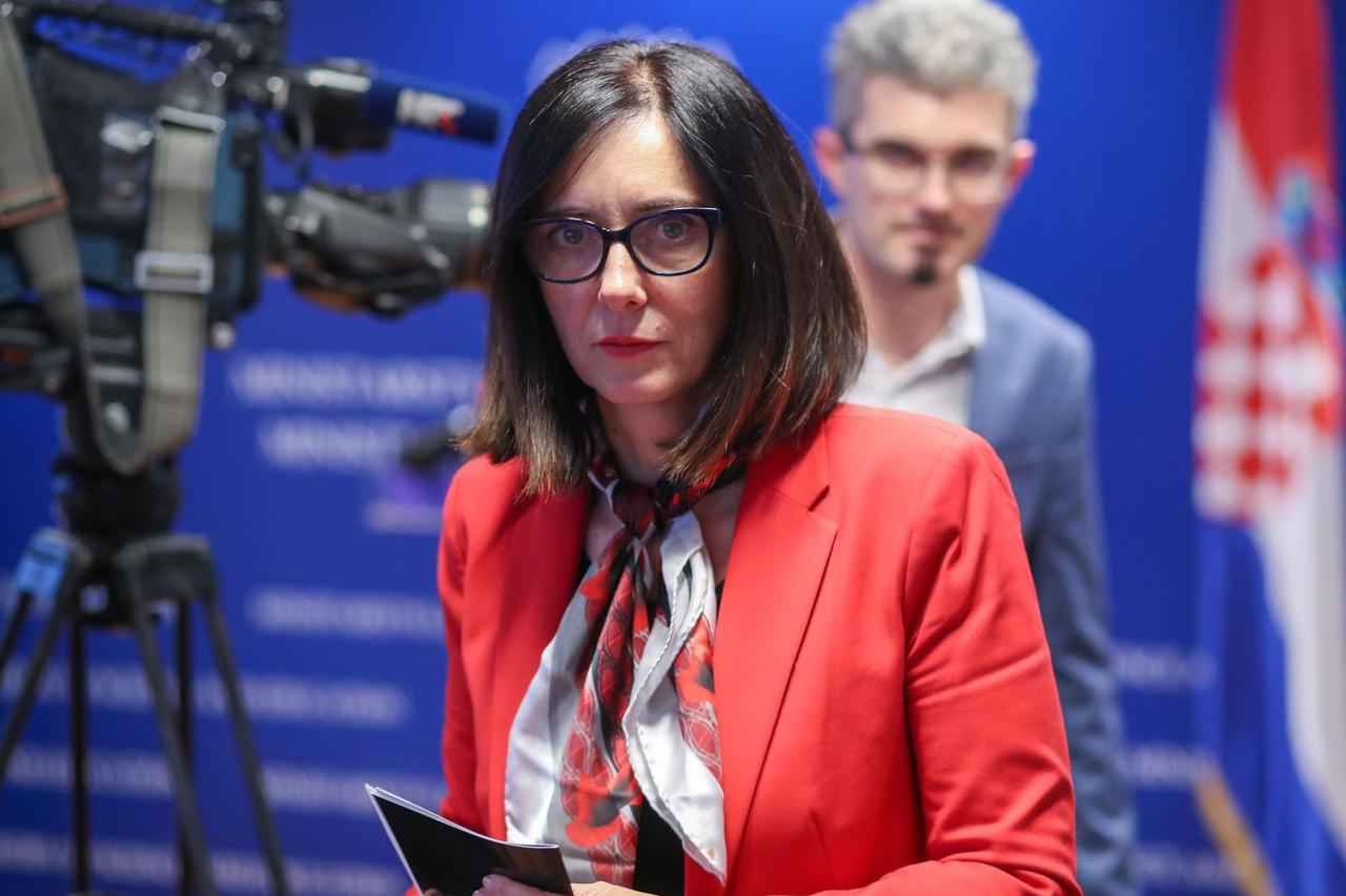 Ministrica Blaženka Divjak
