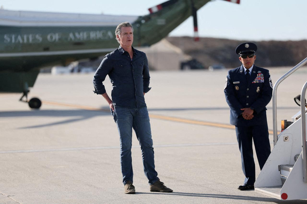 FILE PHOTO: U.S. President Trump surveys recovery efforts in California