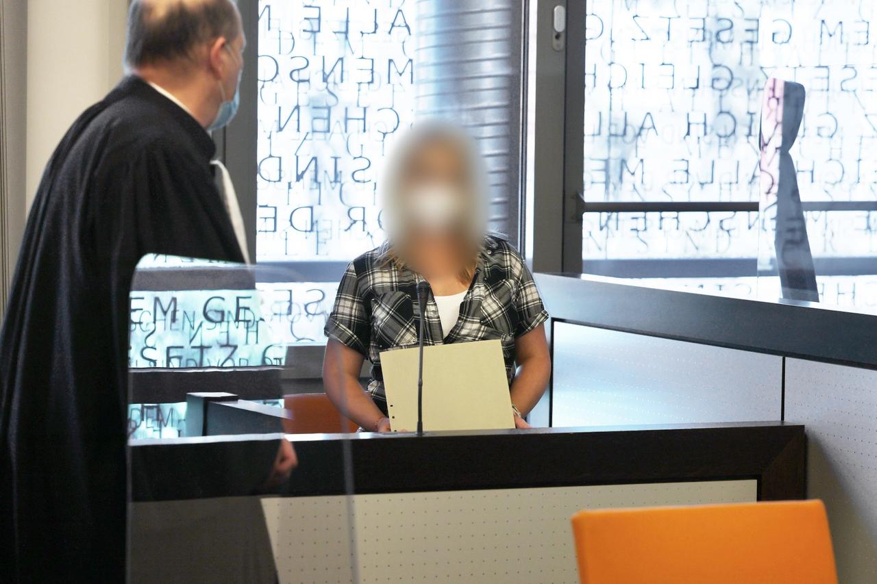 Start of trial against Solingen mother