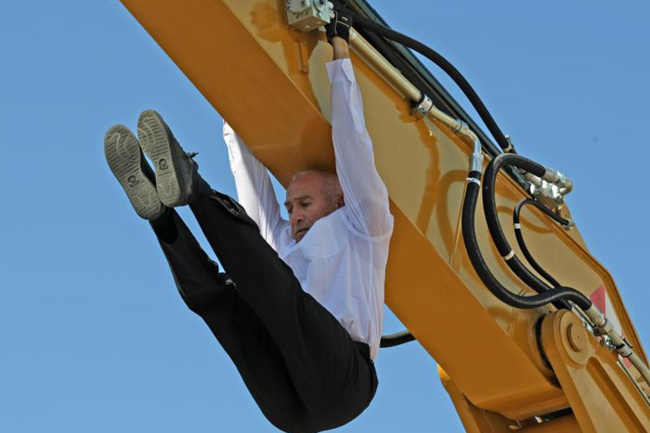 Performans Phillipea Priassoa na Trgu bana Jelačića (1)