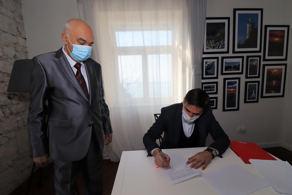 U ime Fortanove potpis je stavio Tomislav Kramarić, član Uprave Konzuma