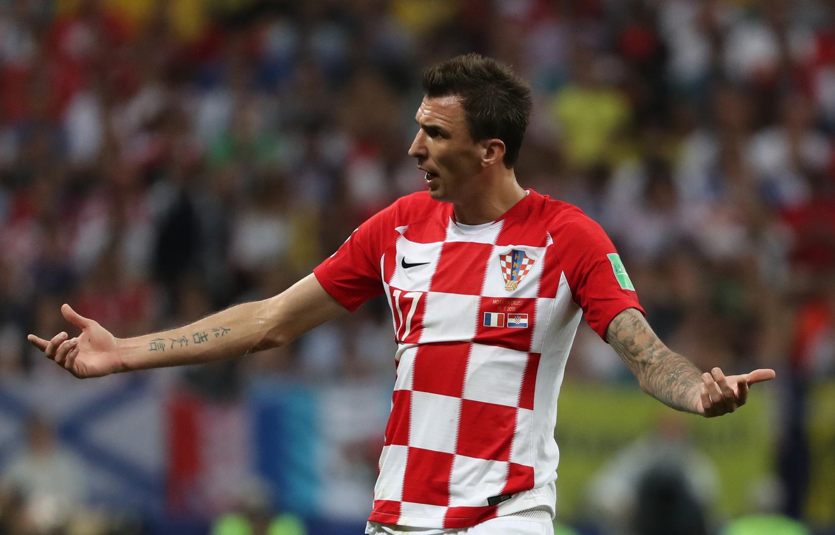 8. Prvi autogol postignut u finalu FIFA Svjetskog prvenstva: Prvi autogol u finalu Svjetskog prvenstva u nogometu zabio je hrvatski napadač Mario Mandžukić tijekom finala Hrvatske i Francuske u finalu Svjetskog prvenstva u Rusiji 2018. Mandžukić, koji je također zabio za Hrvatsku u utakmici, zabio je za 1-0 za Francusku kada je glavom obranio slobodan udarac koji je završio u golu.