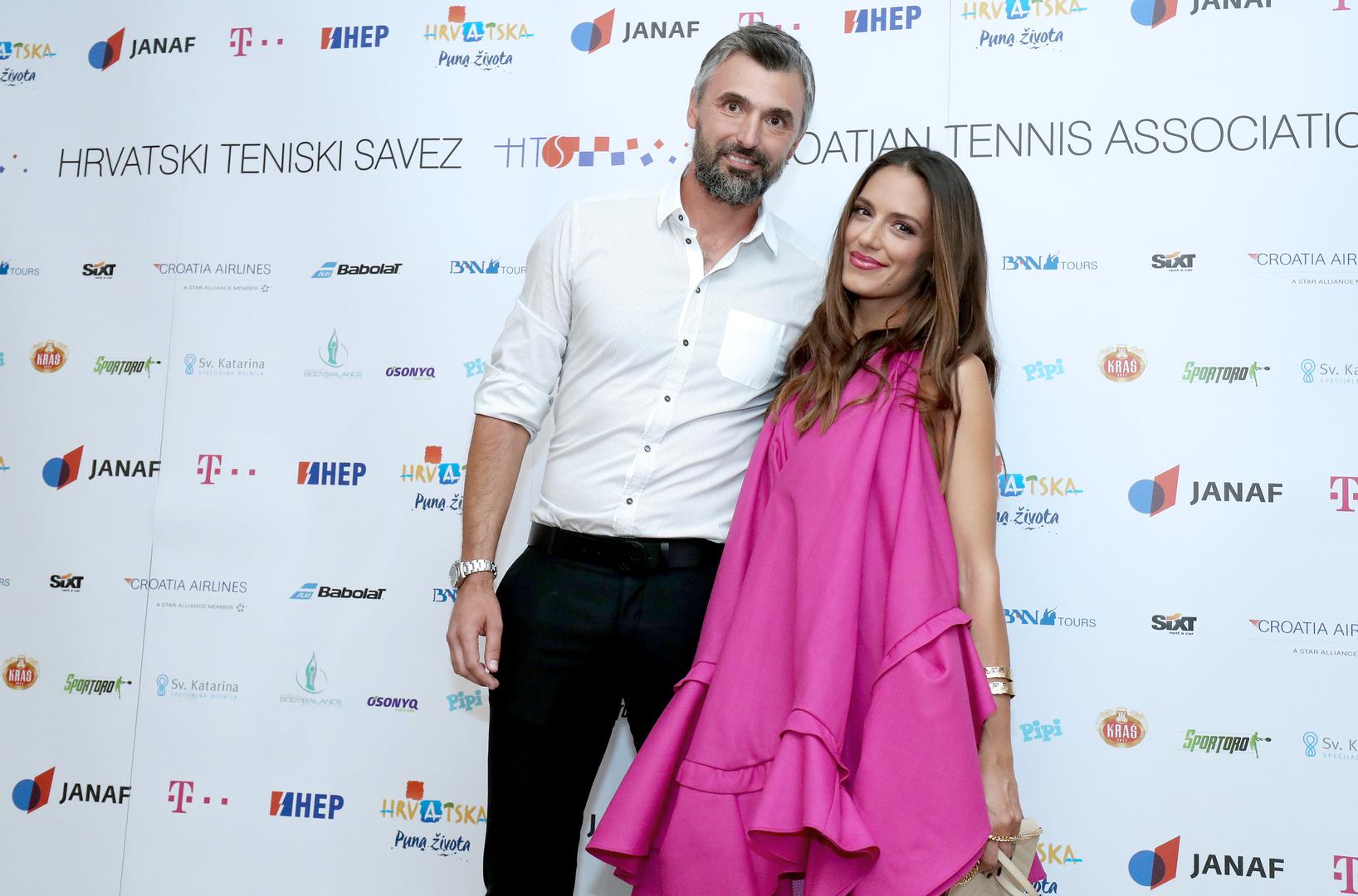 Goran Ivanišević i Nives su se oženili u tajnosti 2017., a nedugo je potom javnost doznala da sretan par očekuje dijete. 