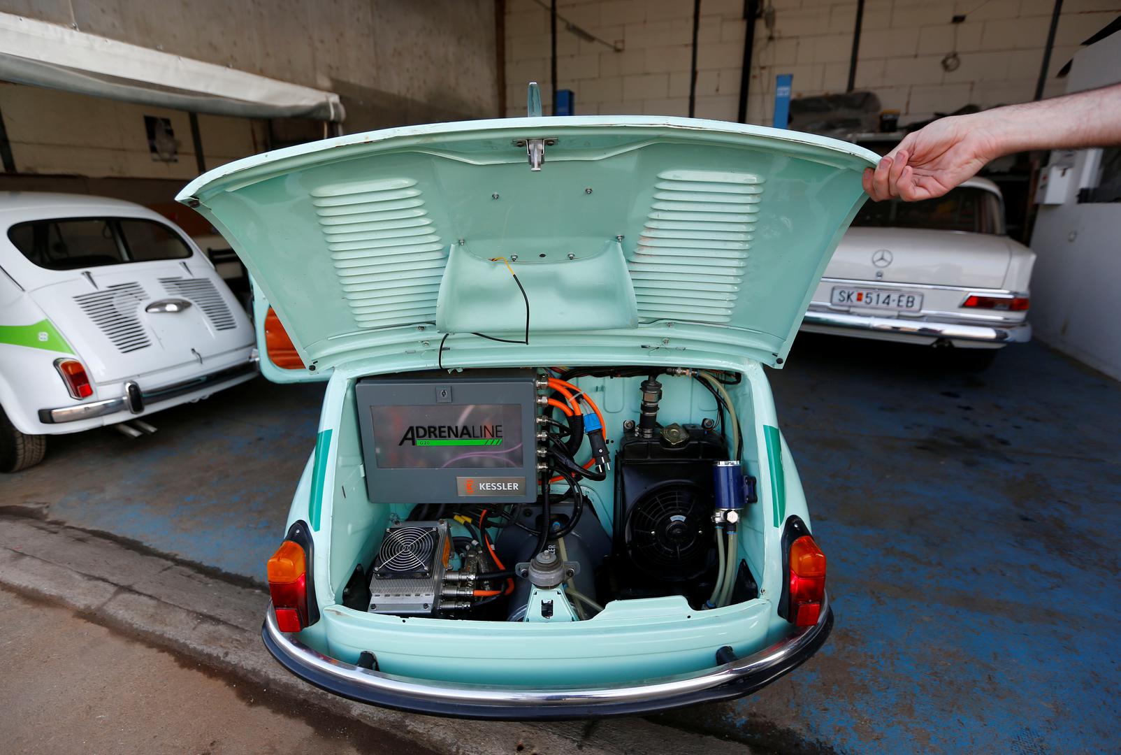 Posao zamjene originalnog motora odradila je tvrtka BB Classic Cars iz Skoplja, koja se bavi restauracijom klasika.
