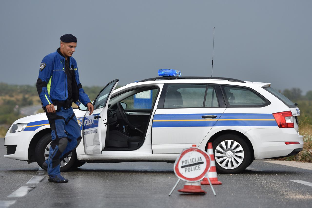 policija