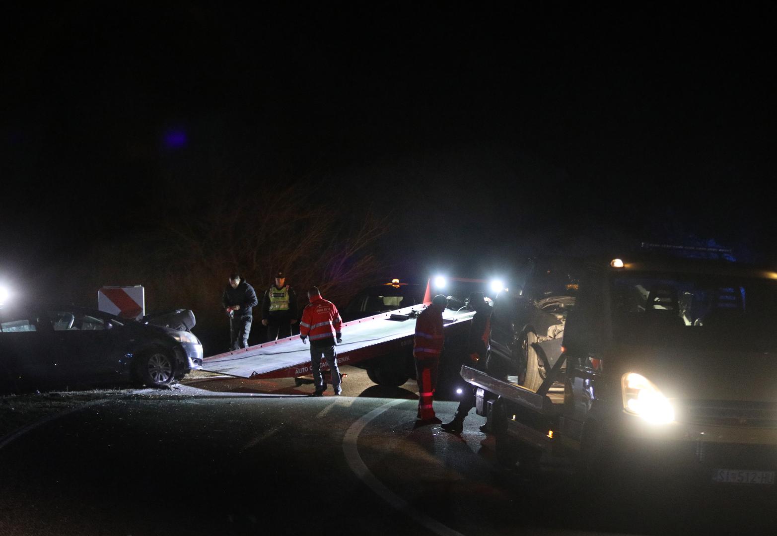04.04.2021.,Boraja - Na cesti D-58 prometna nesreca u kojoj je u sudaru dva osobna automobila tesko ozlijdjeno vise osoba koje su prebacene u sibensku bolnicu.
Photo: Dusko Jaramaz/PIXSELL