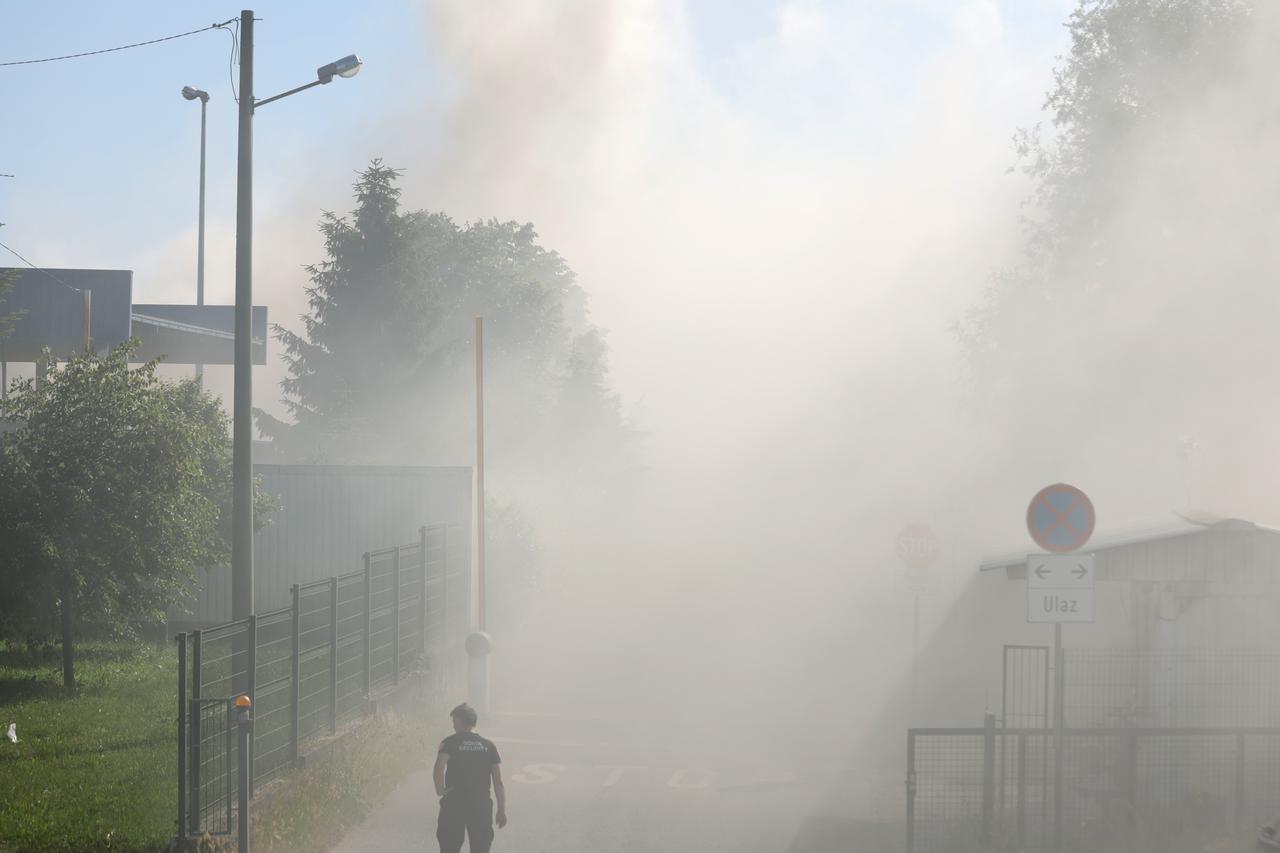 Zagreb: Izbio je požar pored odlagališta otpada na Jakuševcu