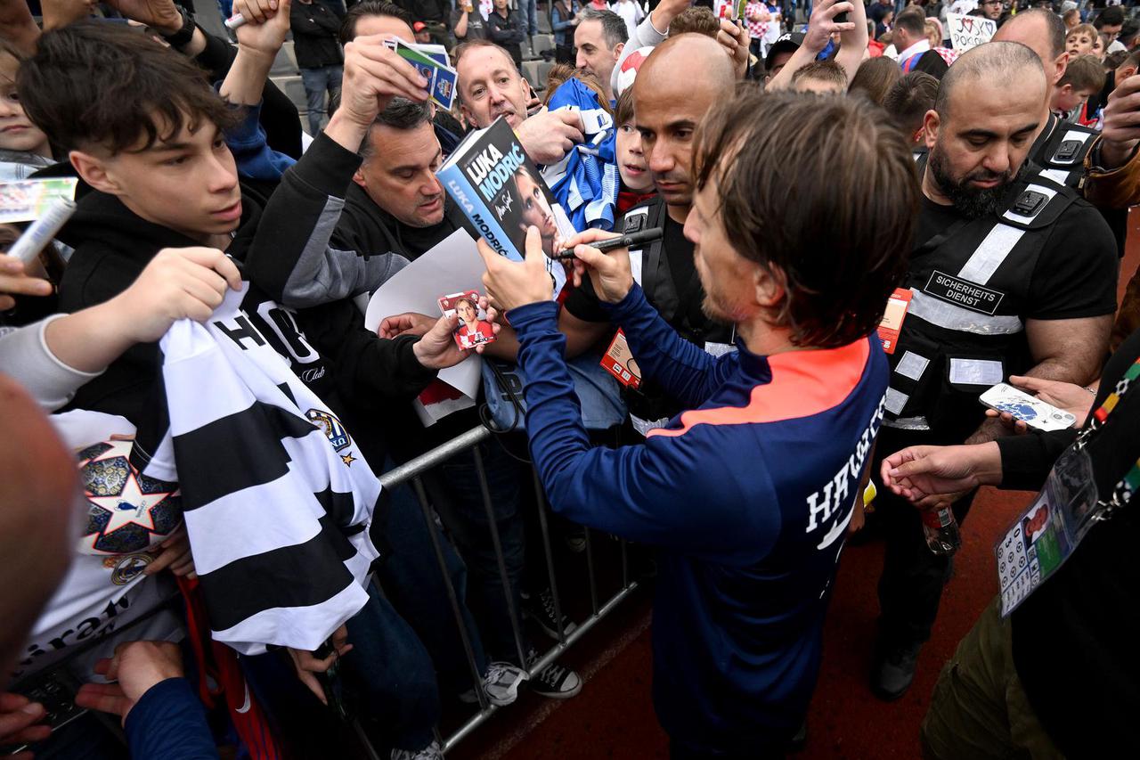 Neuruppin:  Otvoreni trening hrvatske nogometne reprezentacije