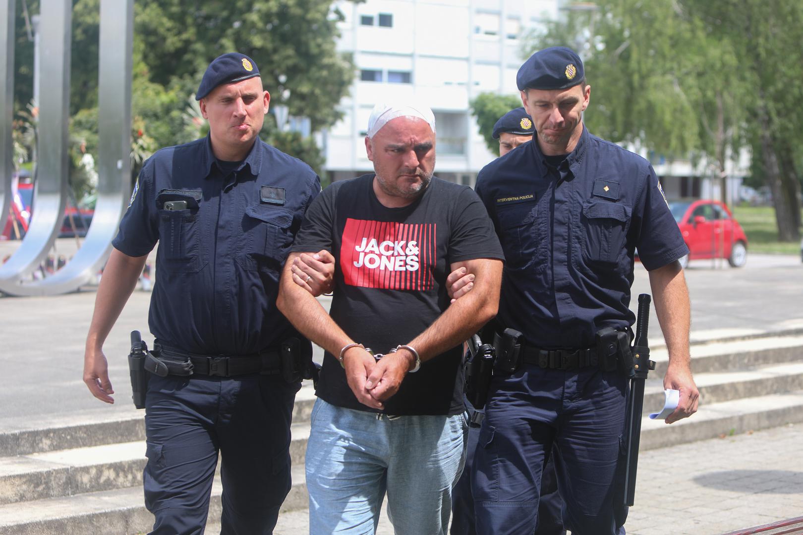 01.07.2024., Karlovac - Privodenje na ispitivanje na Zupanijski sud osumnjicenog za napad i ozlijedivanje biciklista u Vojnicu. Photo: Kristina Stedul Fabac/PIXSELL