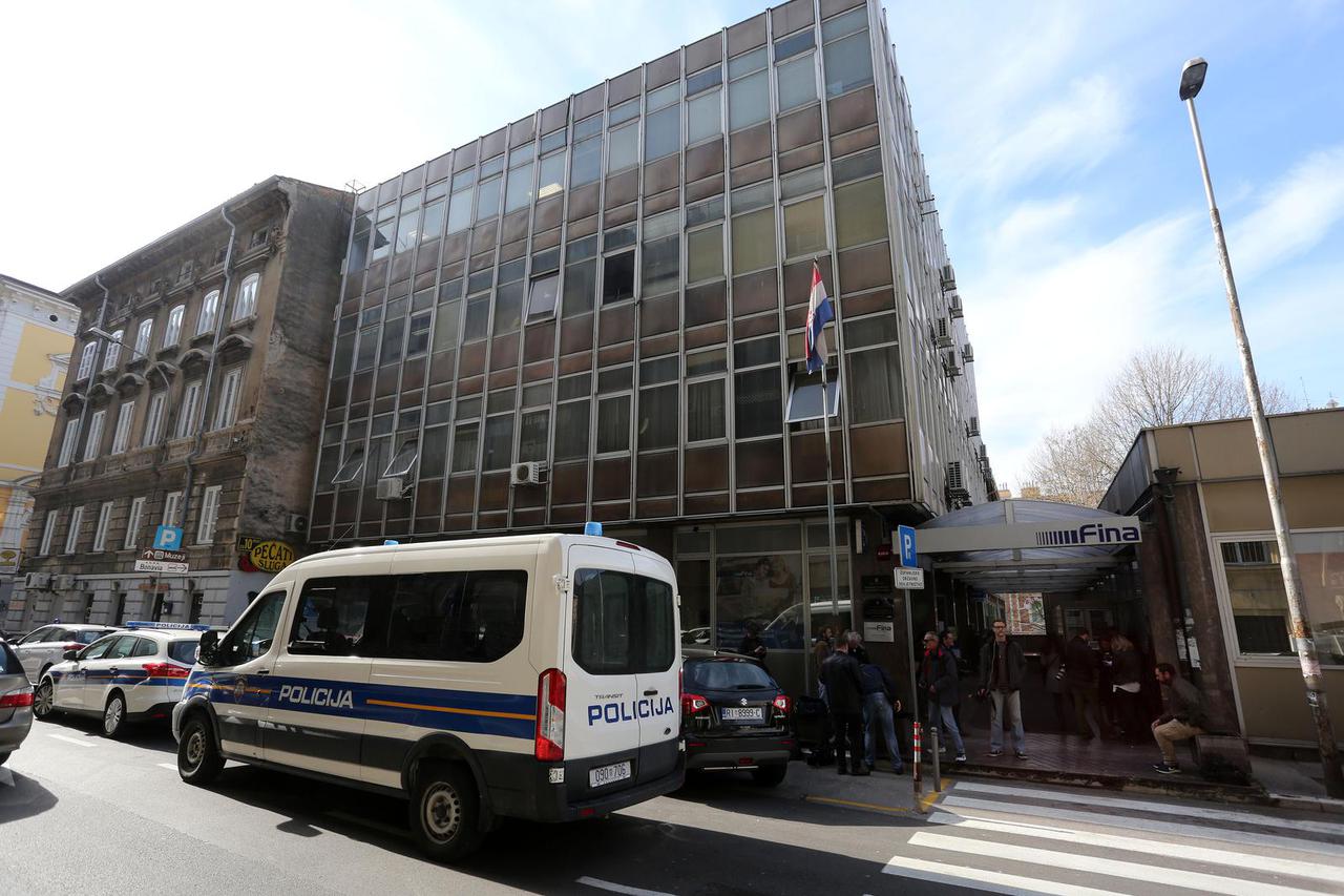 Rijeka: Policija dovodi uhićene u akciji Uljanik na ispitivanje u DORH
