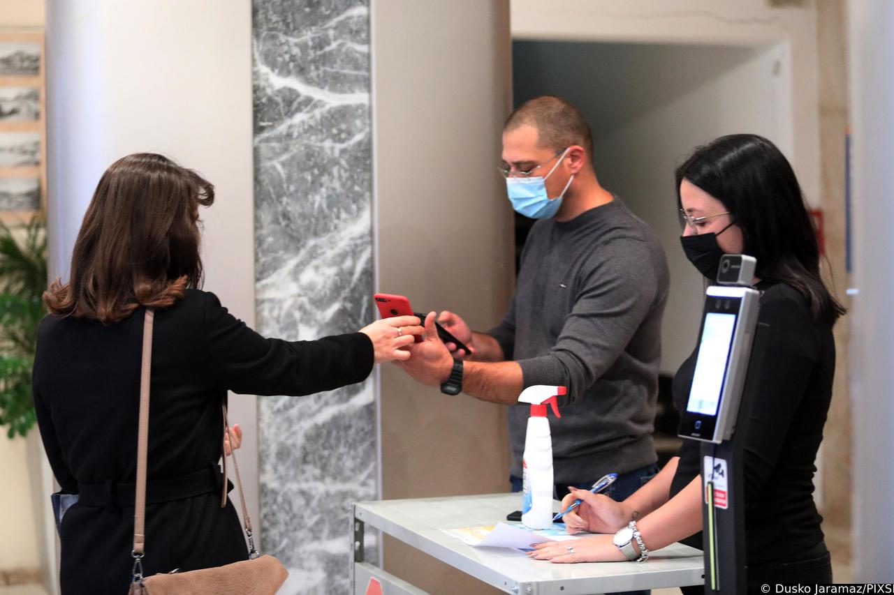 Zagreb: Kontrola covid potvrda zaposlenika u Gradskom poglavarstvu