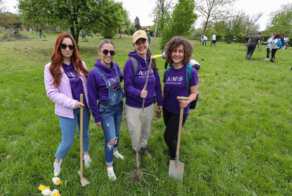 Zagreb: Ekološka akcija sadnje 150 voćaka u Vugrovcu 