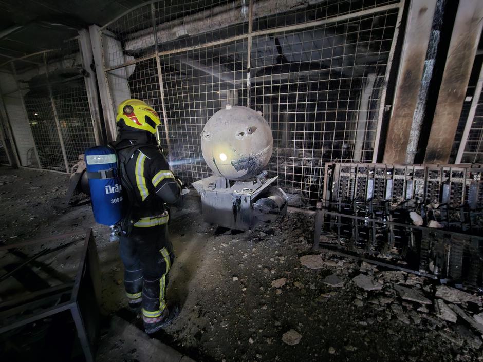 Zagreb: U nedovršenoj bolnici u Blatu vatrogasci pronašli pomorsku minu i torpedo 