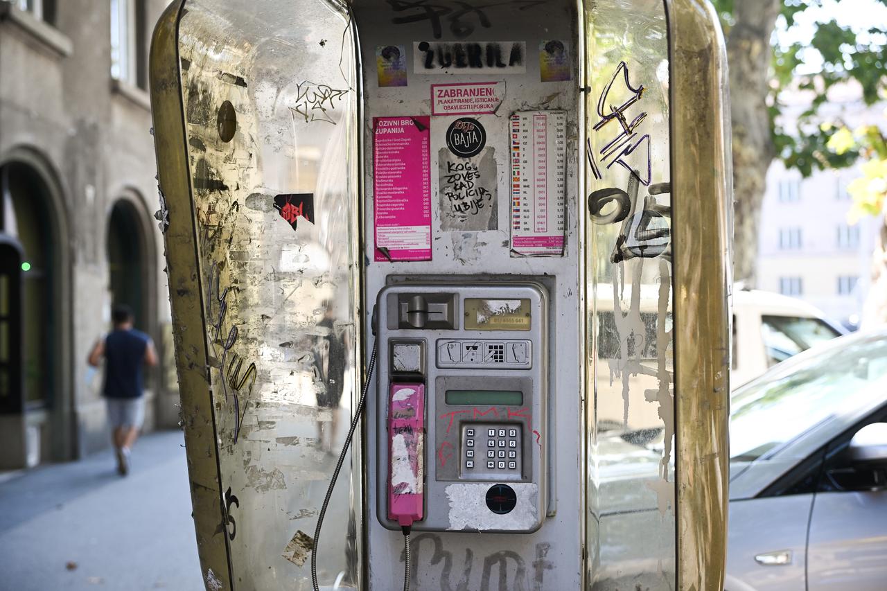 Posljednje zagrebačke telefonske govornice