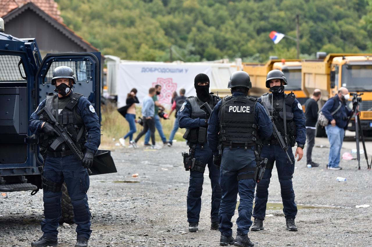 Serbs block roads in Kosovo in protest over licence plate restrictions