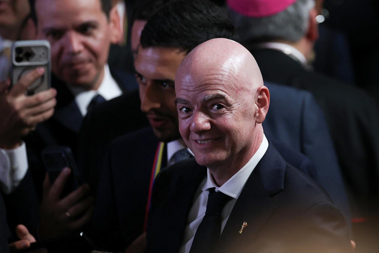 Right-wing De La Espriella is sworn in as Colombia's new president, in Cali
