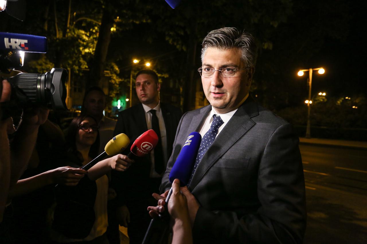 Zagreb: Andrej Plenković stigao u izborni stožer HDZ-a