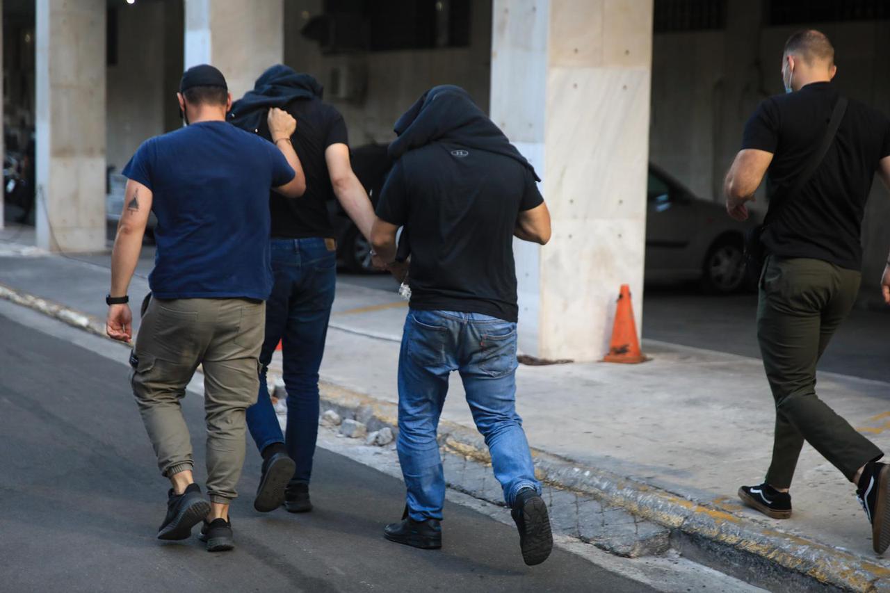 Atena: Privođenje navijača koji su sudjelovali u neredima u kojima je navijač AEK-a smrtno stradao