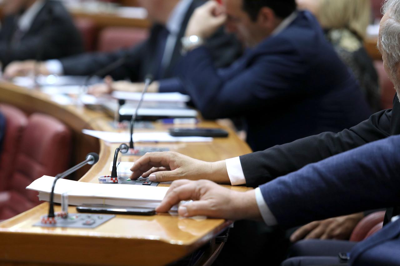 Sabor izglasao povjerenje novom potpredsjedniku Vlade Tolušiću i ministru Horvatu