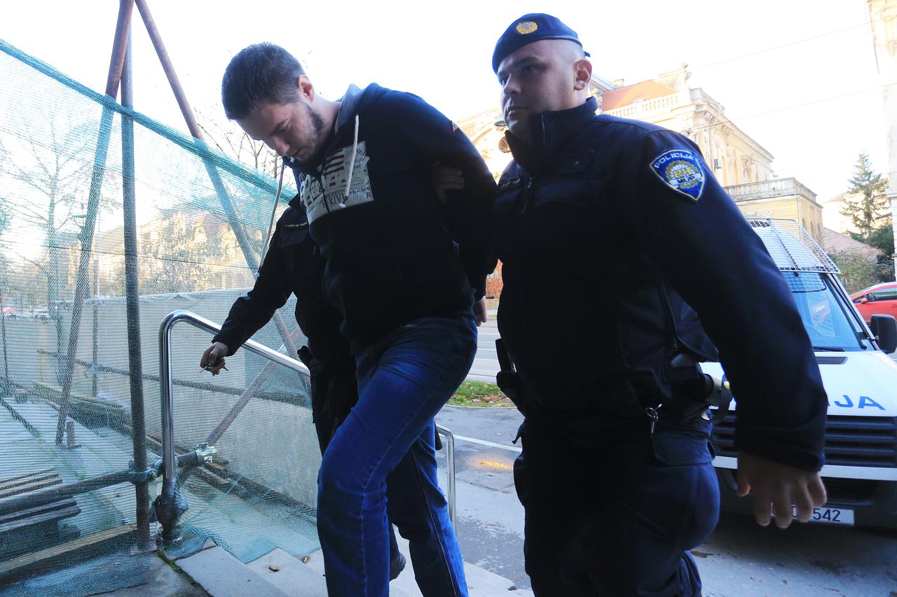 Matej Šustek (24) tijekom privođenja