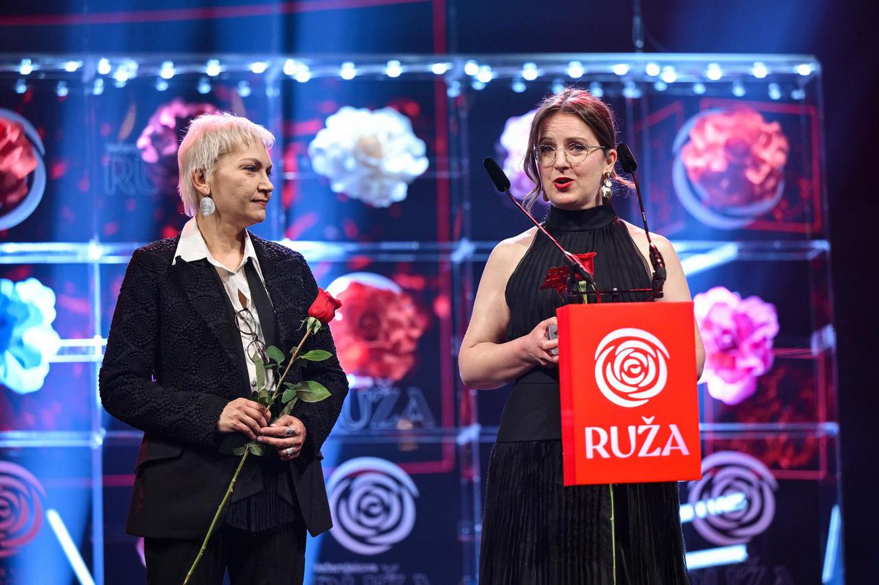 Zagreb: Ceremonija dodjele medijske nagrade "Večernjakova ruža" u Hrvatskom narodnom kazalištu