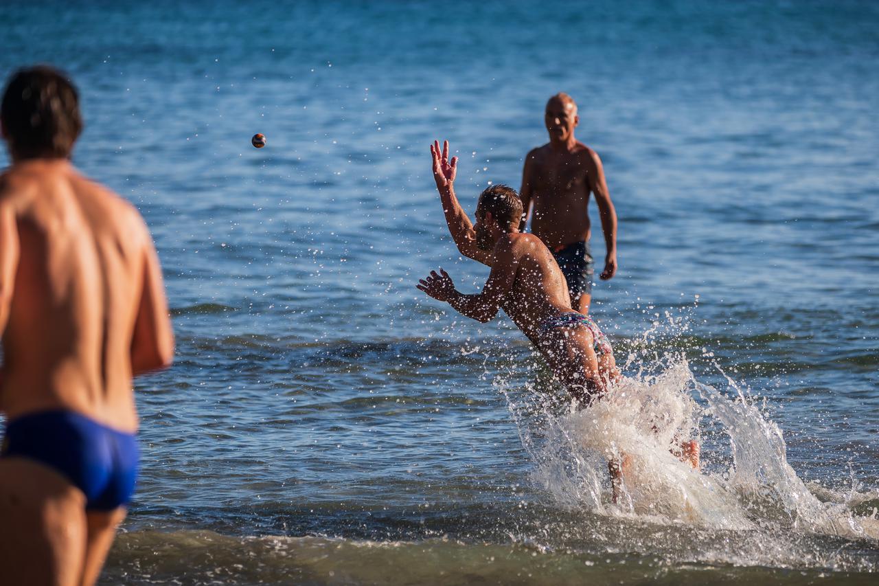 Split: Ljetni ugođaj na Bačvicama