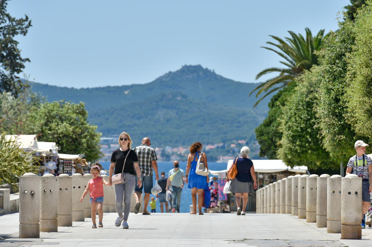U Zadru se nitko ne pridržava mjera nakon pojave koronavirusa na teniskom turniru Adria Tour